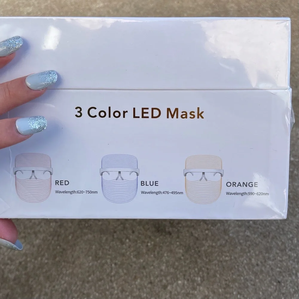 NEW 3-Color Light Facial Tool - Picture 11 of 12